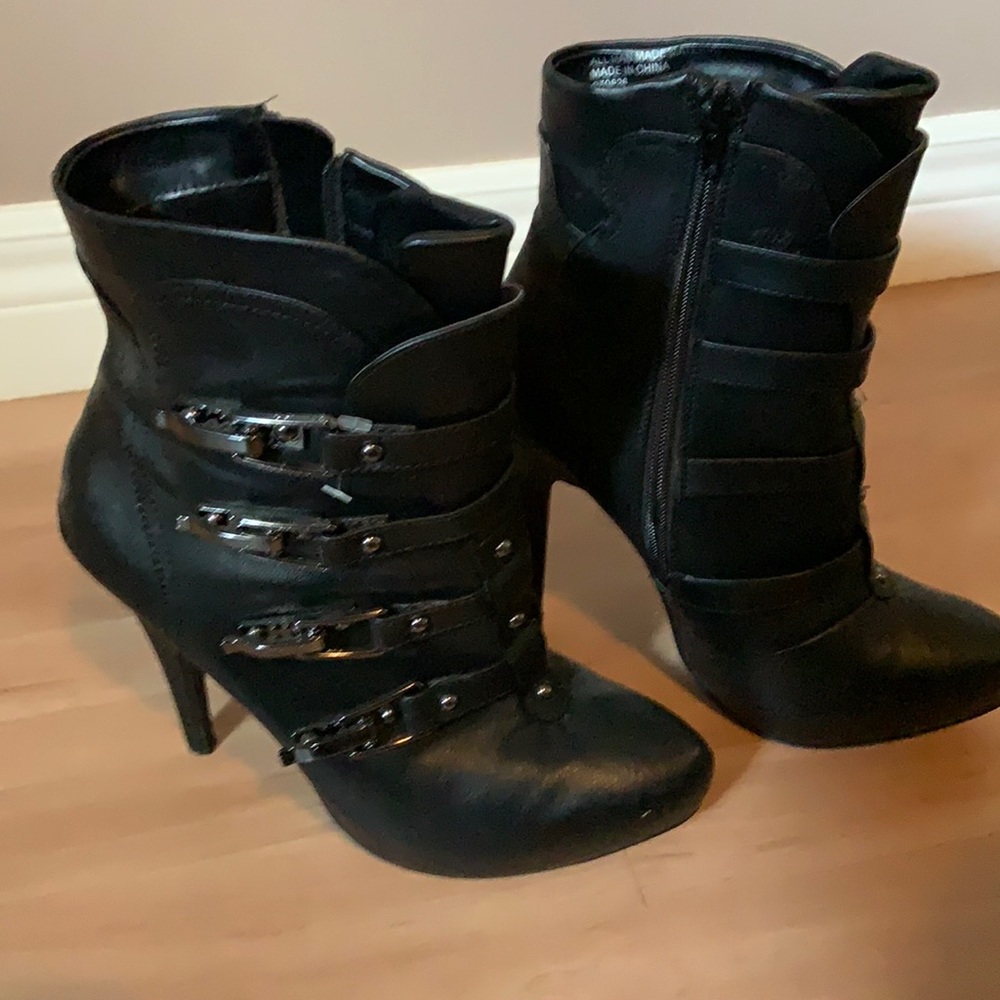 Shi by JOURNEYS Black Heeled Boots